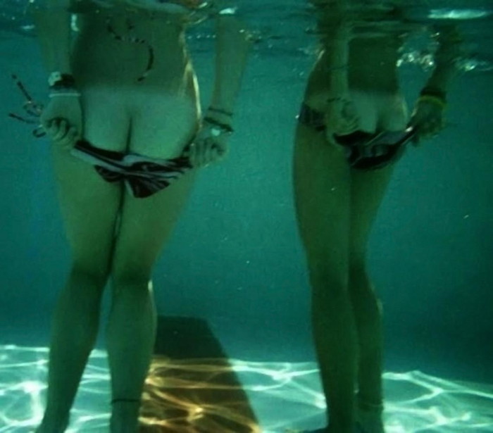 【水中エロ画像】水中での盗撮画像から水中露出画像まで！水中はエロいぞ！ 11