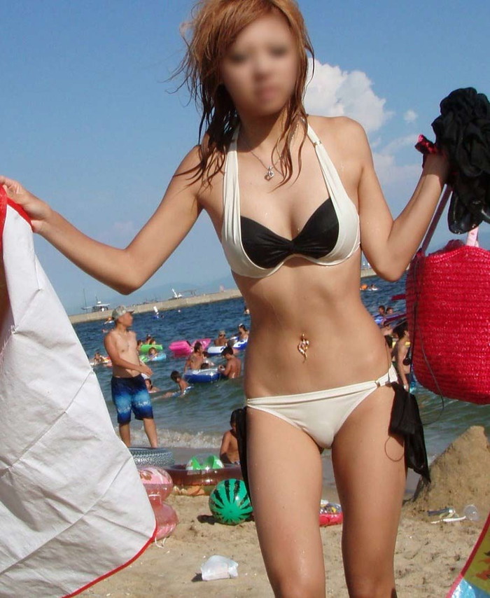 【素人水着エロ画像】夏のビーチやプールが本気で恋しくなる素人娘たちの水着画像 19